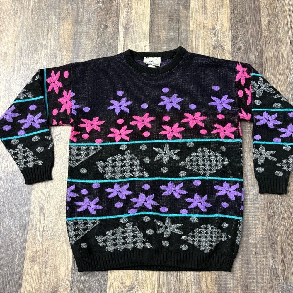 Women’s sweater size large black purple and pink bay point threads vintage